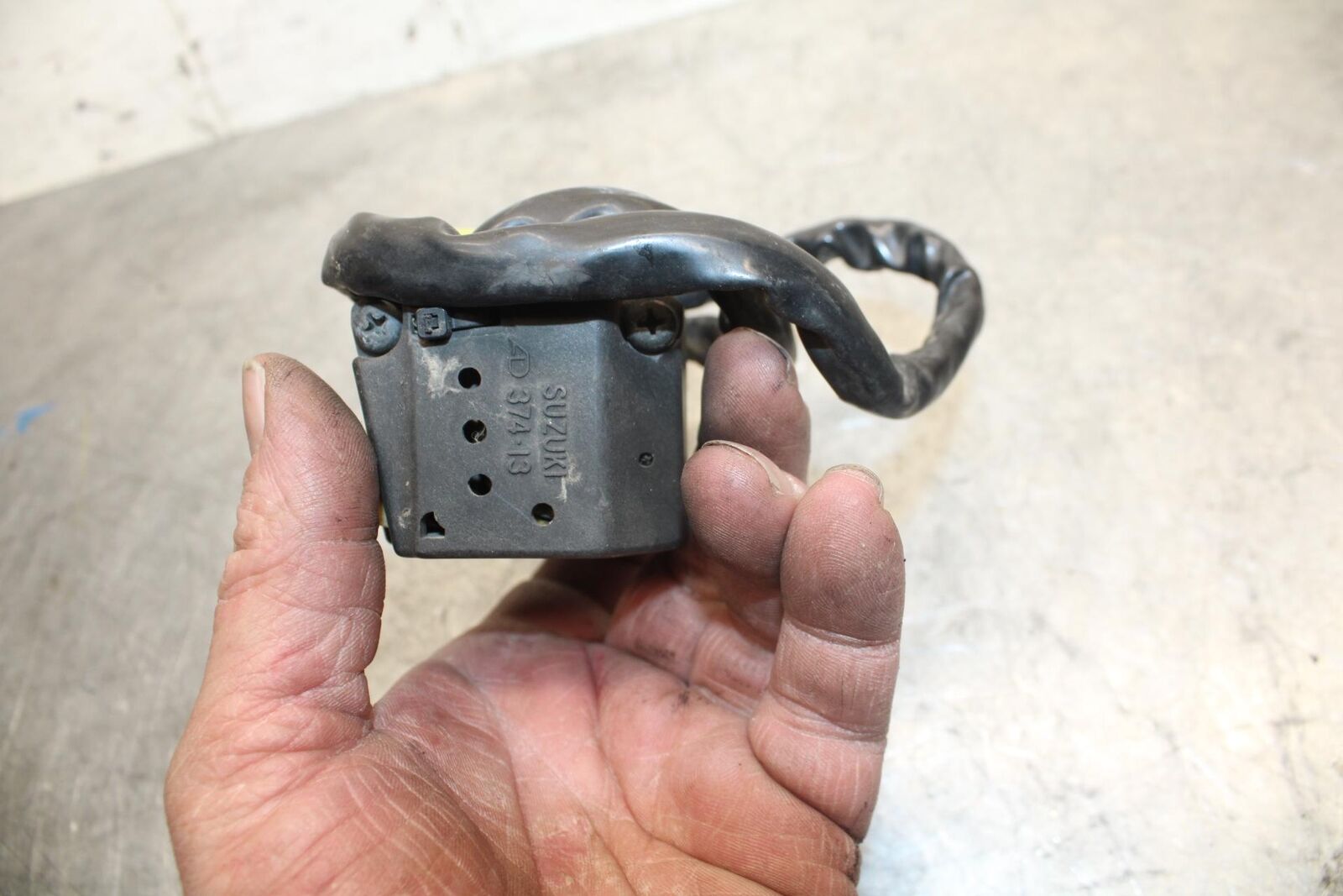 1986 Suzuki GSXR1100 LEFT CLIP ON HANDLE HORN SIGNALS SWITCH SWITCHES BB43