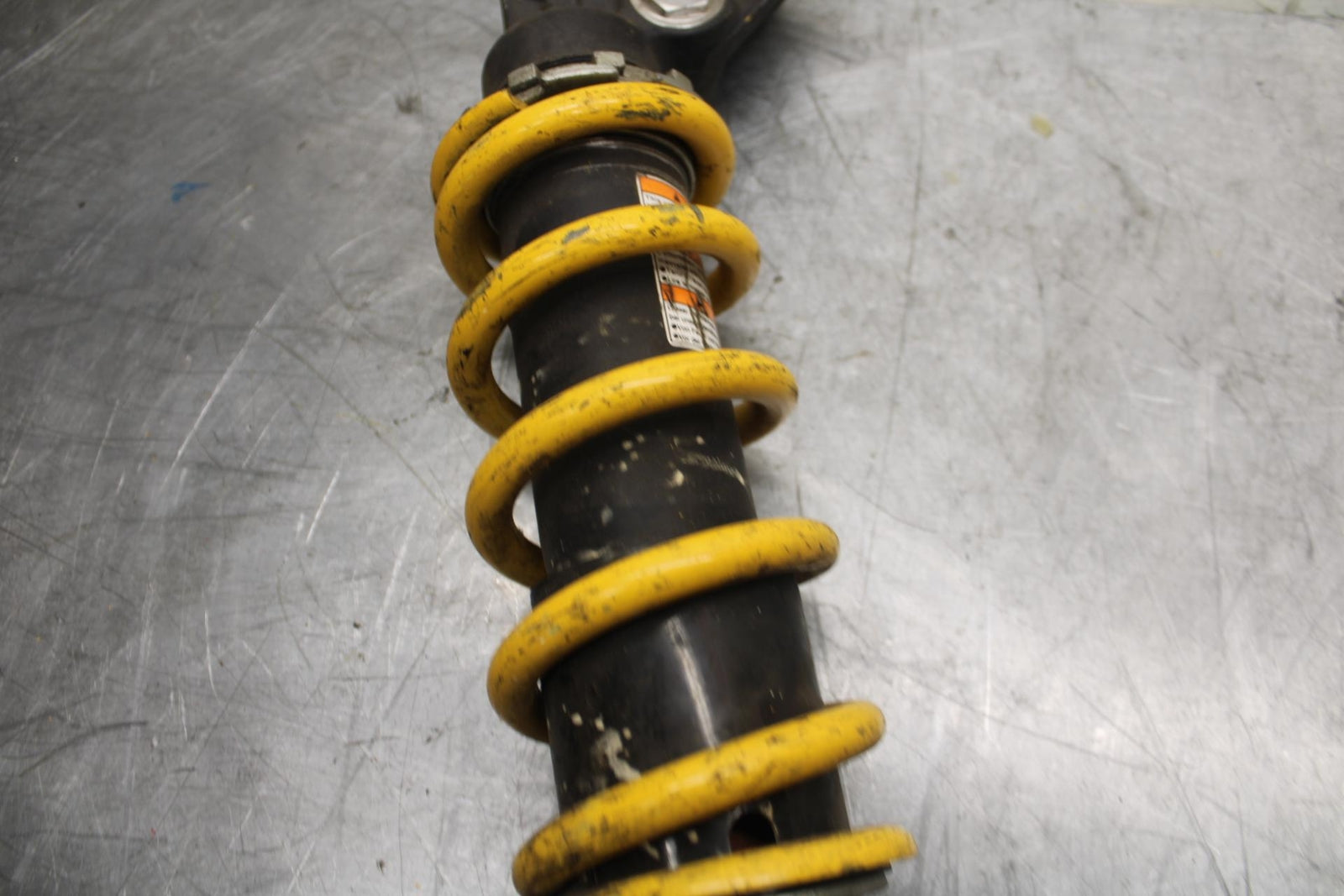 2004 Suzuki GSXR600 REAR BACK SHOCK ABSORBER SUSPENSION 62100-29G00-163 BB329