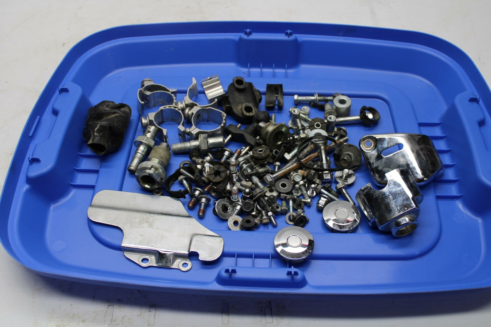00-07 HONDA SHADOW SABRE 1100 FRAME BOLTS ASSORTED HARDWARE RESEVOIR COVER BB350