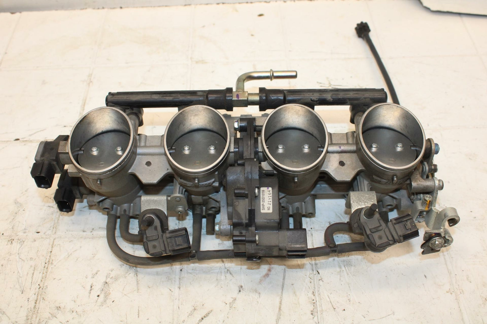 13-18 KAWASAKI NINJA ZX6R MAIN FUEL INJECTORS / THROTTLE BODIES BB409