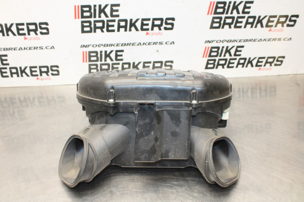 11-25 SUZUKI GSXR 600  AIRBOX AIR INTAKE FILTER BOX BB830