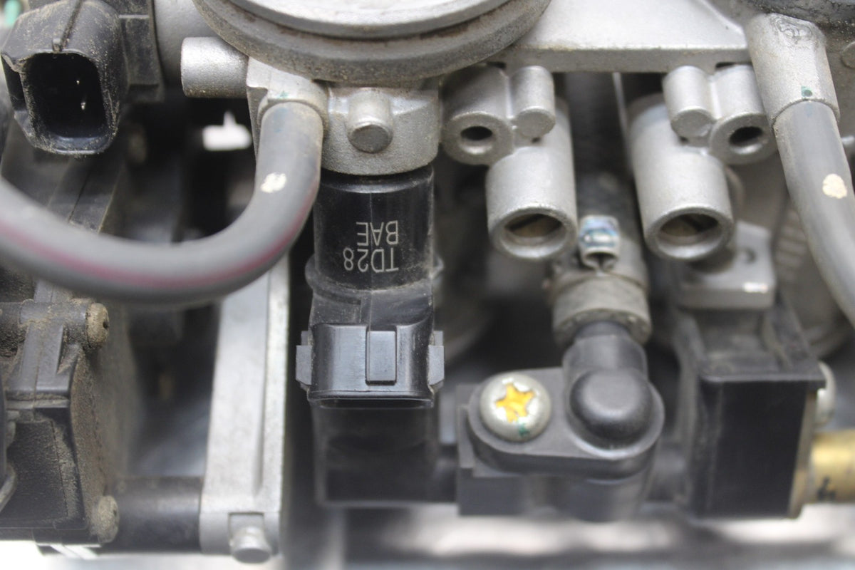 2006 Suzuki Boulevard C90 THROTTLE BODY BODIES BB849