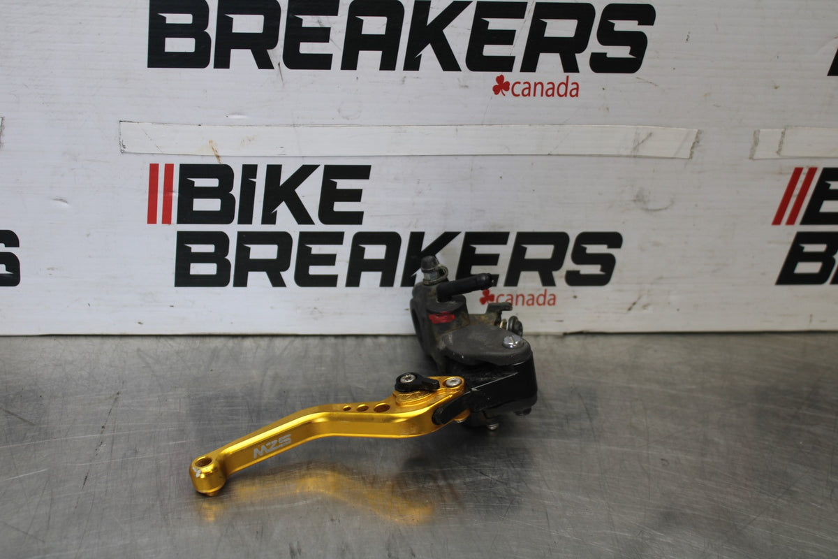 17 YAMAHA YZF R6 FRONT BRAKE MASTER CYLINDER w/ LEVER BB922