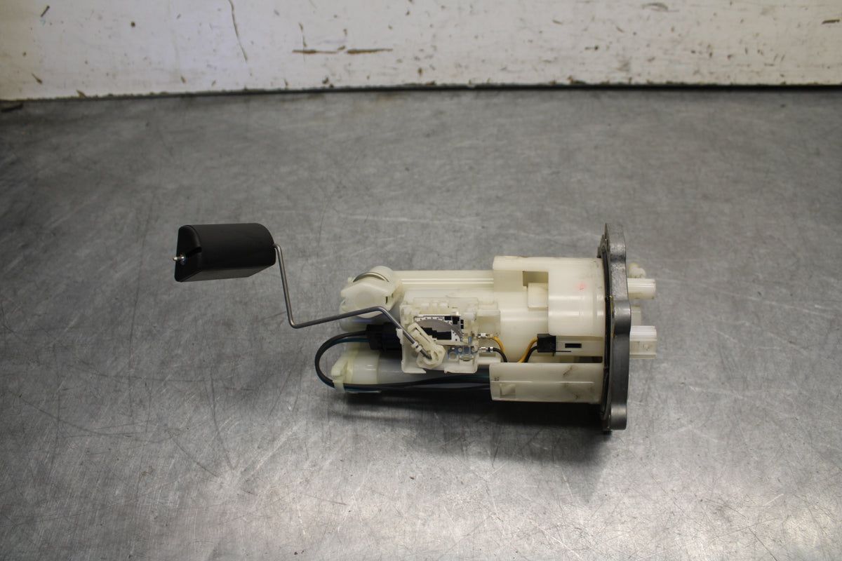 09-15 YAMAHA FZ6R FUEL PUMP GAS PETROL SENDER UNIT 20S-13907-00-00  BB686