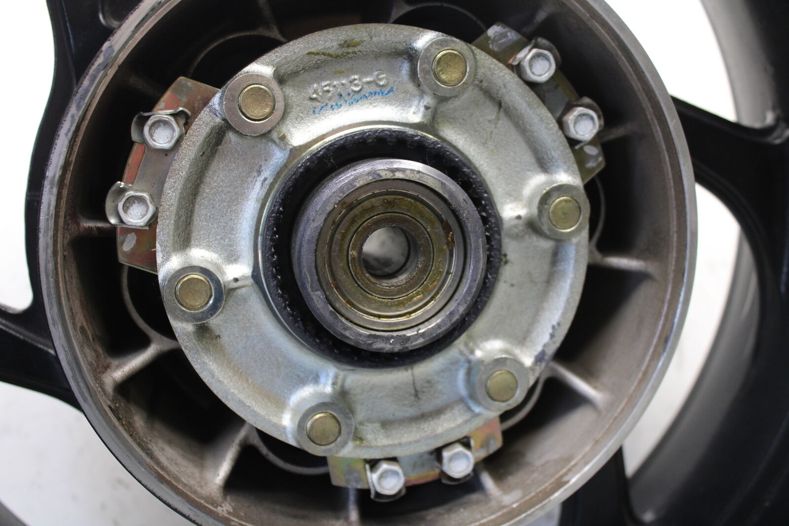 05-06 SUZUKI BOULEVARD M50 REAR WHEEL BACK RIM BB671