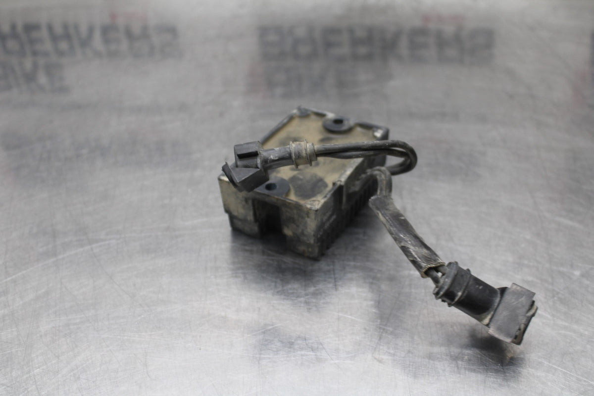 07 HARLEY-DAVIDSON SPORTSTER 1200 XL1200C RECTIFIER VOLTAGE REGULATOR  BB833