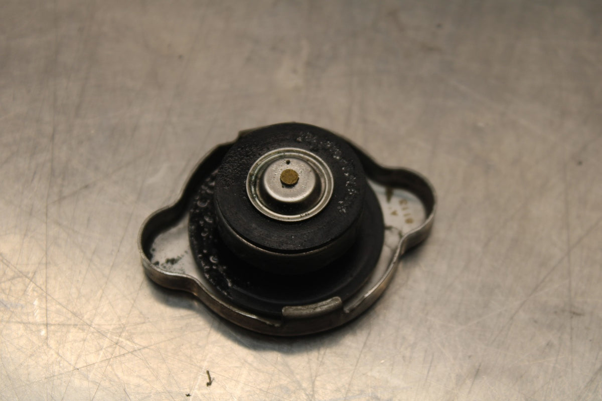 18 HONDA CB500F RADIATOR CAP  BB861