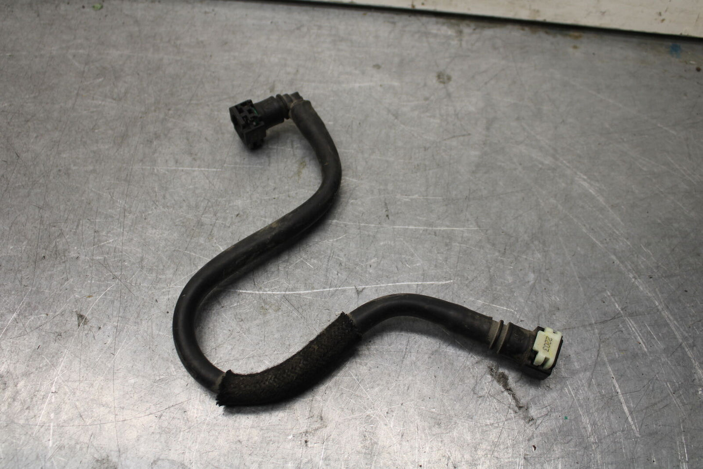 22-24 YAMAHA XSR900 FUEL HOSE GAS LINE TUBE PIPE BB683