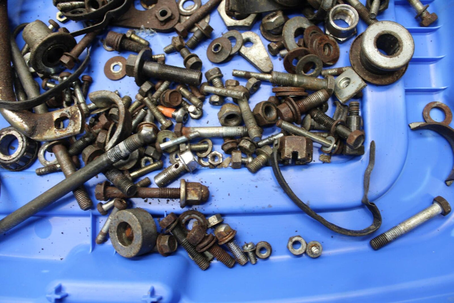 80-81 SUZUKI GS1000G ENGINE LEFTOVER BOLTS HARDWARE MOTOR SCREWS BB91