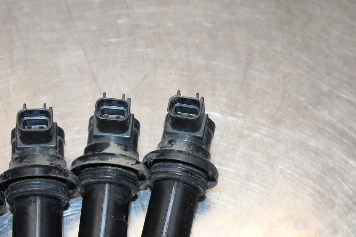 04-05 YAMAHA YZF R1 IGNITION COILS COIL SPARK PLUG CAPS BB173