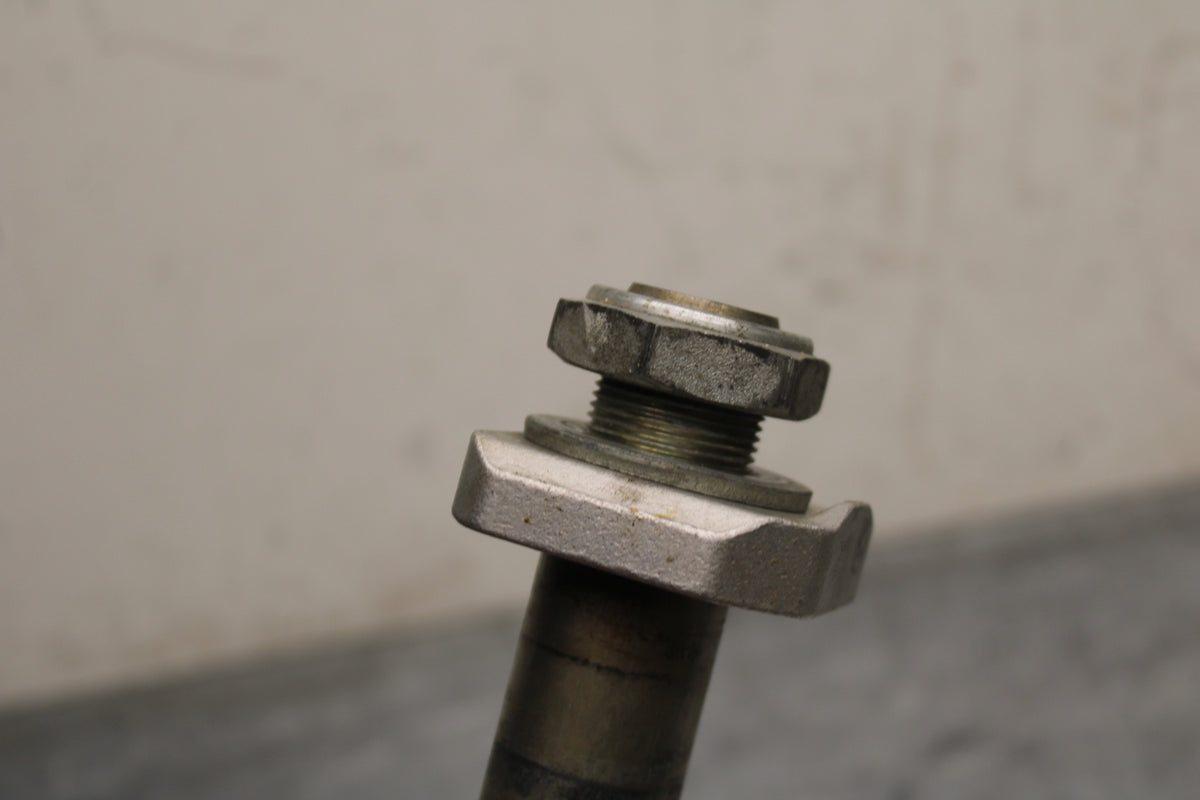 13-16 SUZUKI BANDIT 1250S ABS REAR AXLE BACK WHEEL RIM PIVOT BOLT AXEL BB134