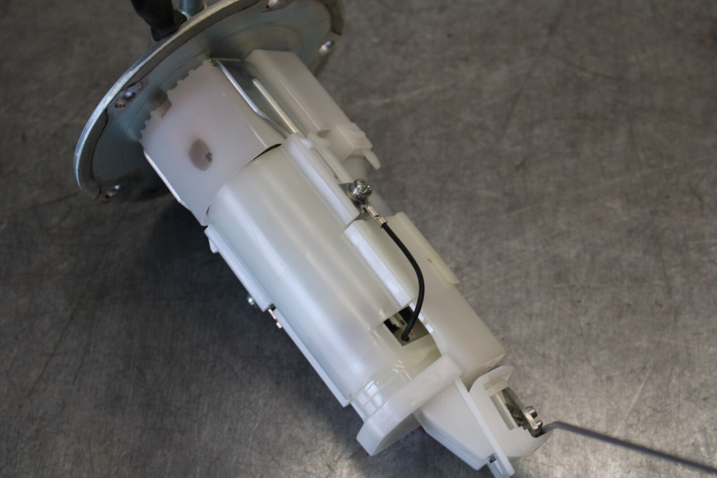 18-23 KAWASAKI NINJA 400 FUEL PUMP GAS PETROL SENDER UNIT  BB679