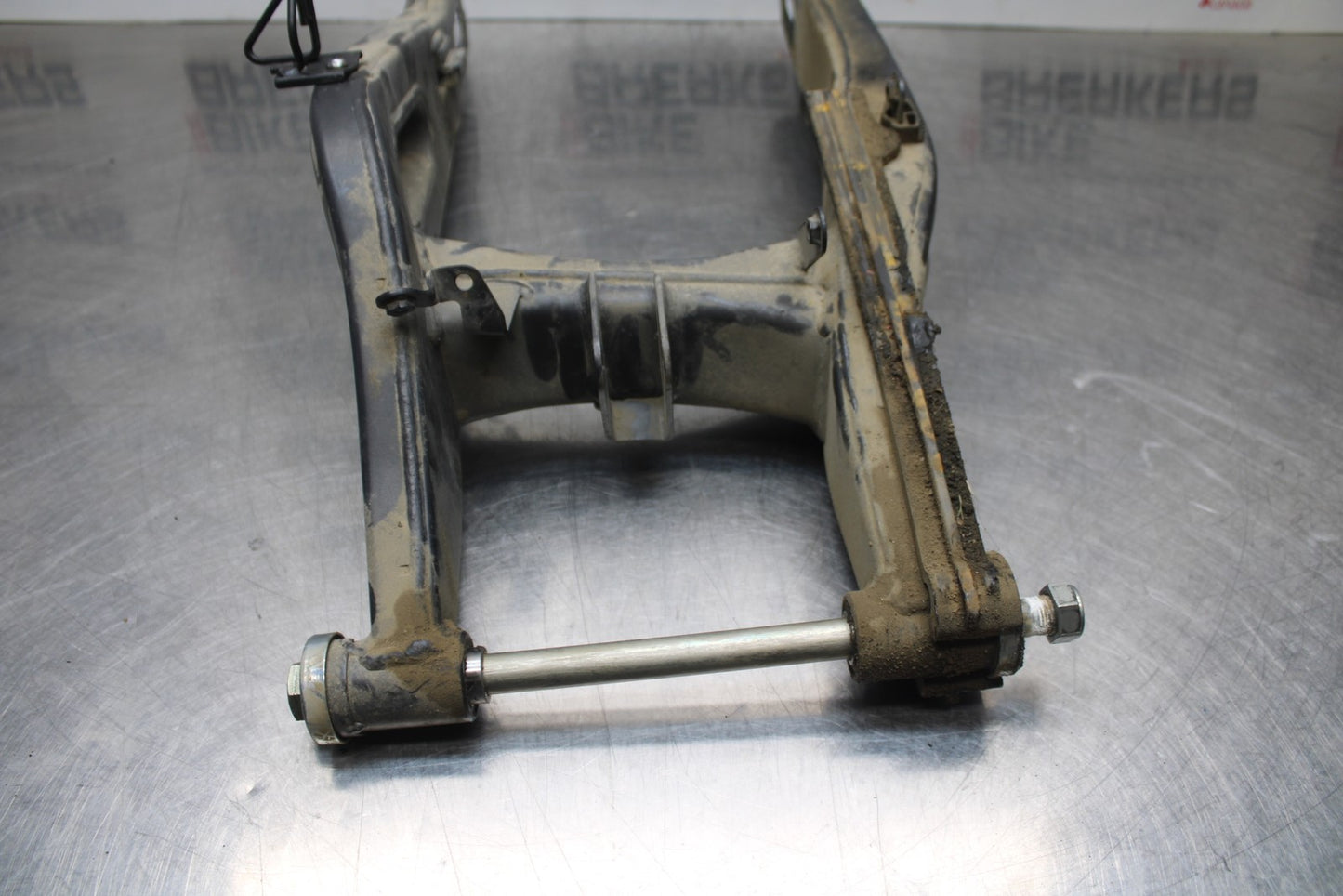 22-25 YAMAHA YZF R7 REAR SWINGARM BACK SUSPENSION SWING ARM BEB-22110-01-P0 BB76