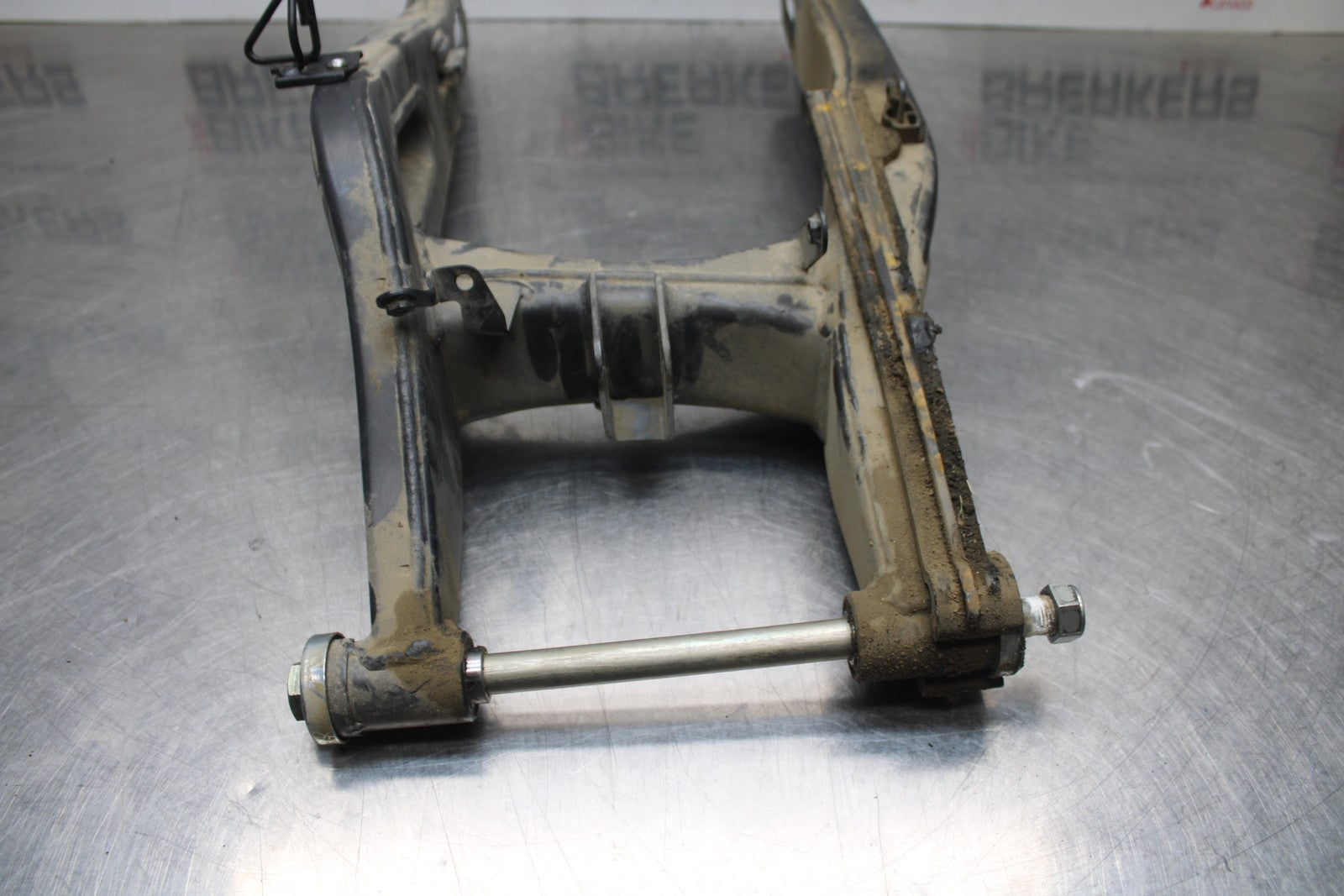 22-25 YAMAHA YZF R7 REAR SWINGARM BACK SUSPENSION SWING ARM BEB-22110-01-P0 BB76