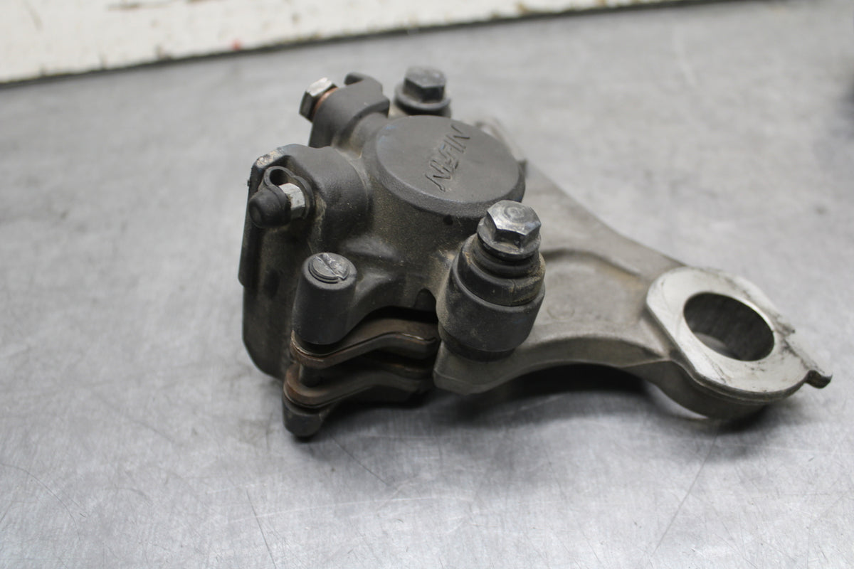 07-08 YAMAHA YZF R1 REAR BACK BRAKE CALIPER W MOUNT BRACKET BB724