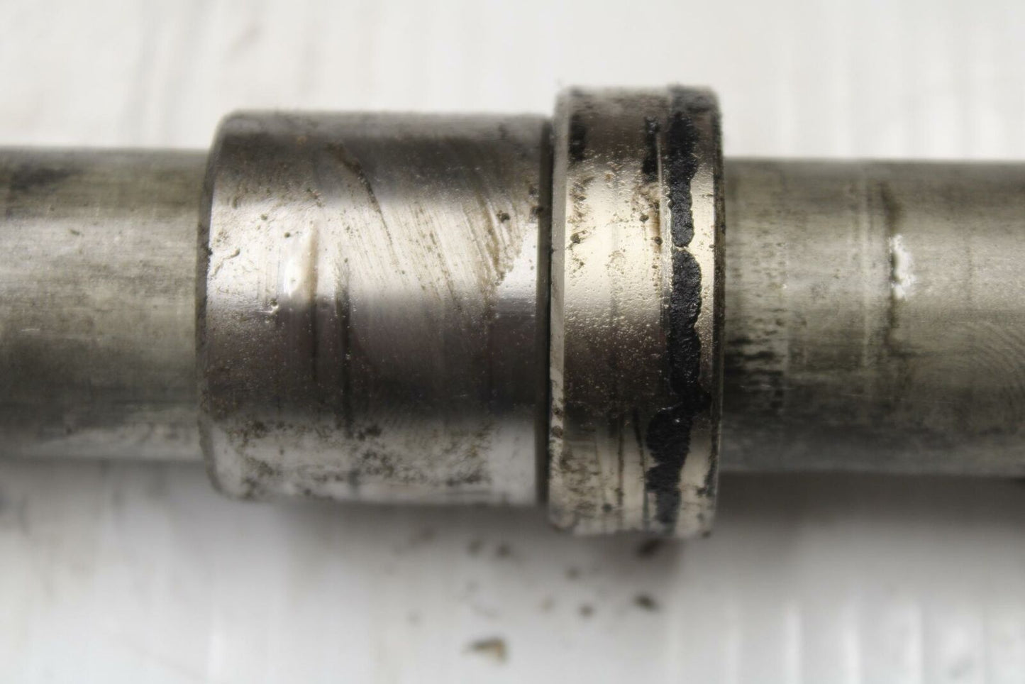 08-16 YAMAHA YZF R6 REAR AXLE BACK WHEEL RIM PIVOT BOLT AXEL BB273