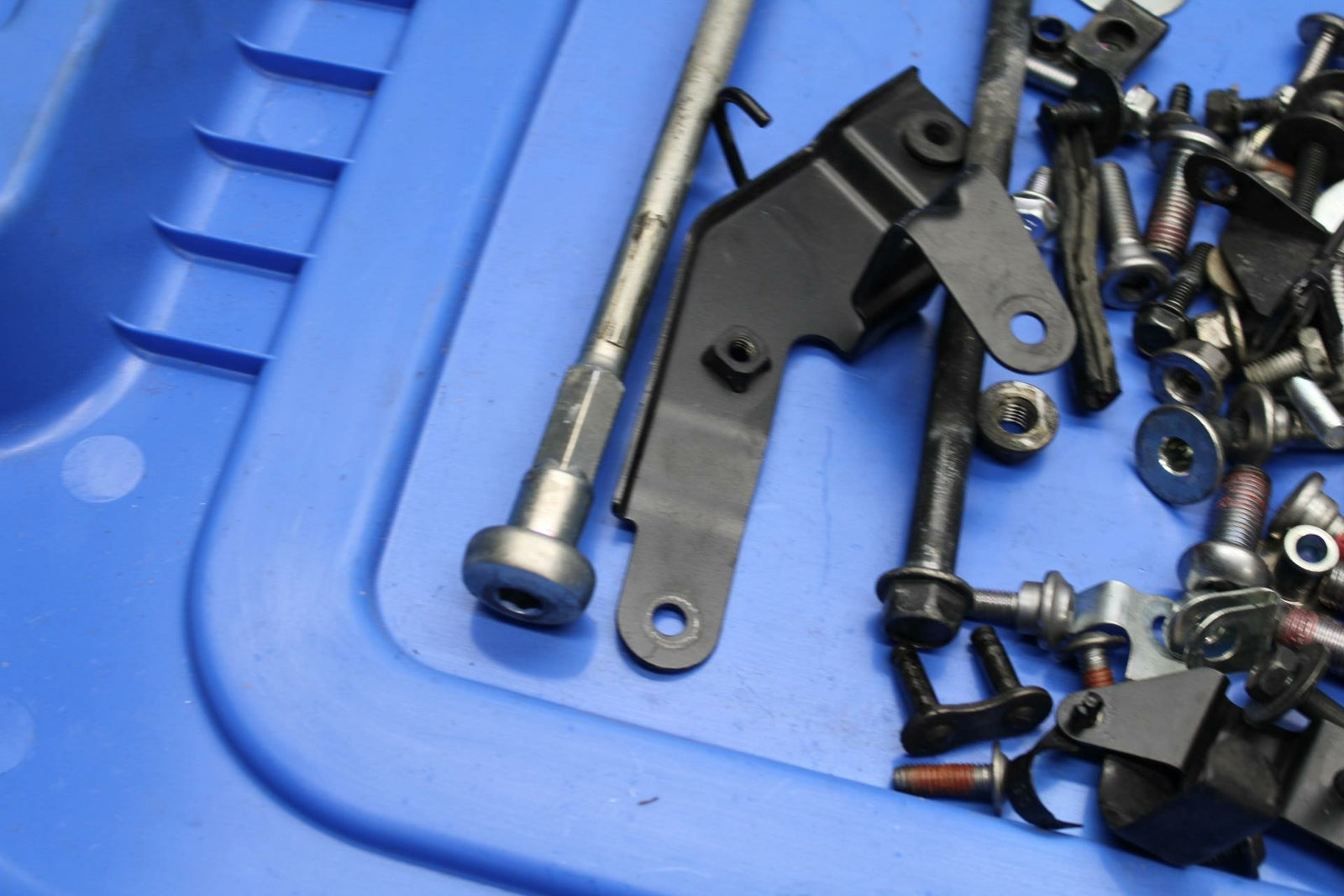 13-18 KAWASAKI NINJA ZX6R ENGINE MOTOR MOUNT STAY BRACKETS LEFTOVER BB304