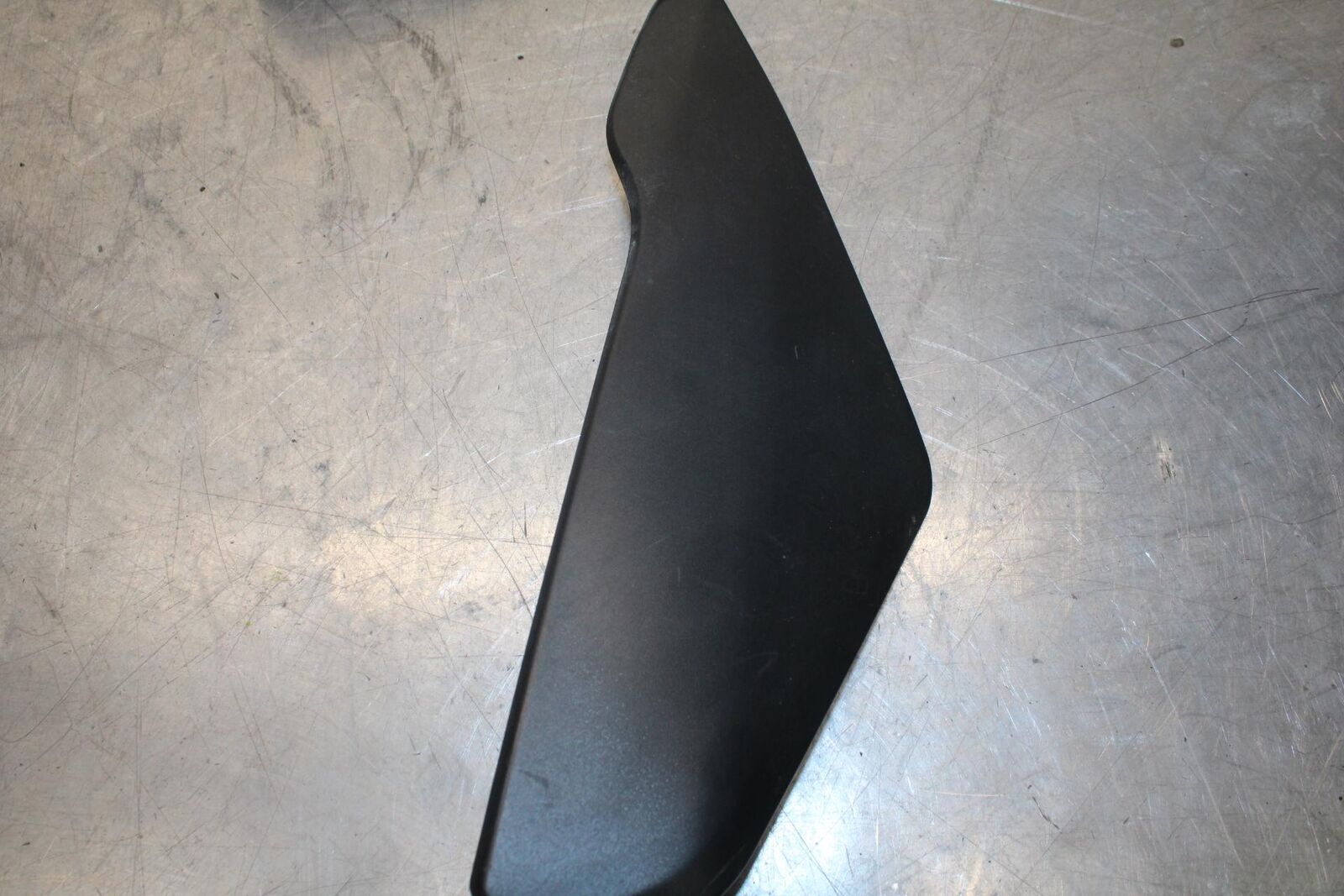 04-05 SUZUKI GSXR750 RIGHT LEFT FRONT SIDE SEAT PANELS TRIMS COWLS  BB81