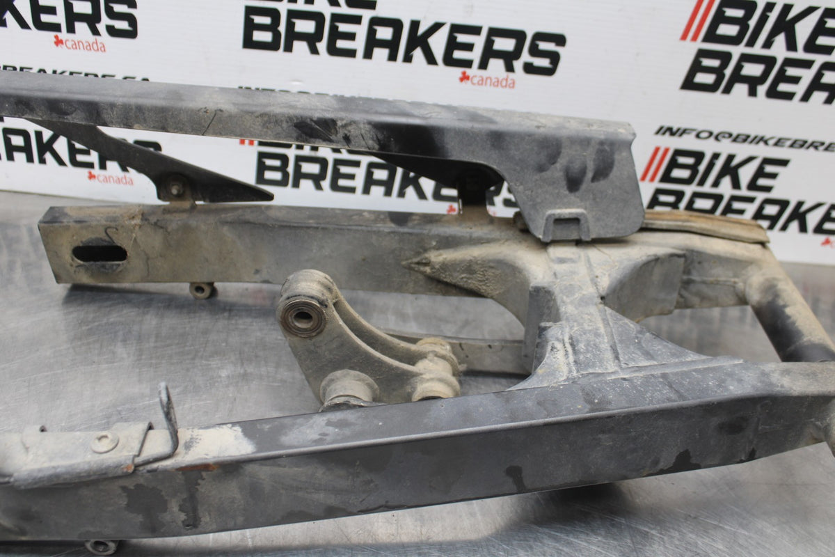 09 KAWASAKI NINJA 250R REAR SWINGARM BACK SUSPENSION SWING ARM BB824