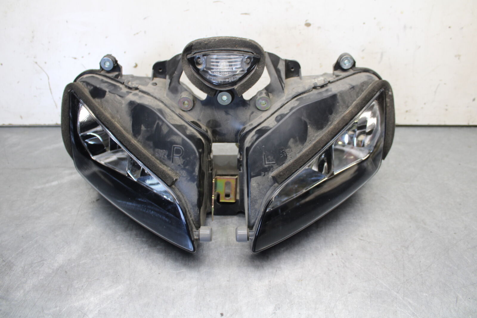 05-06 HONDA CBR600RR FRONT HEADLIGHT HEAD LIGHT LAMP  BB655