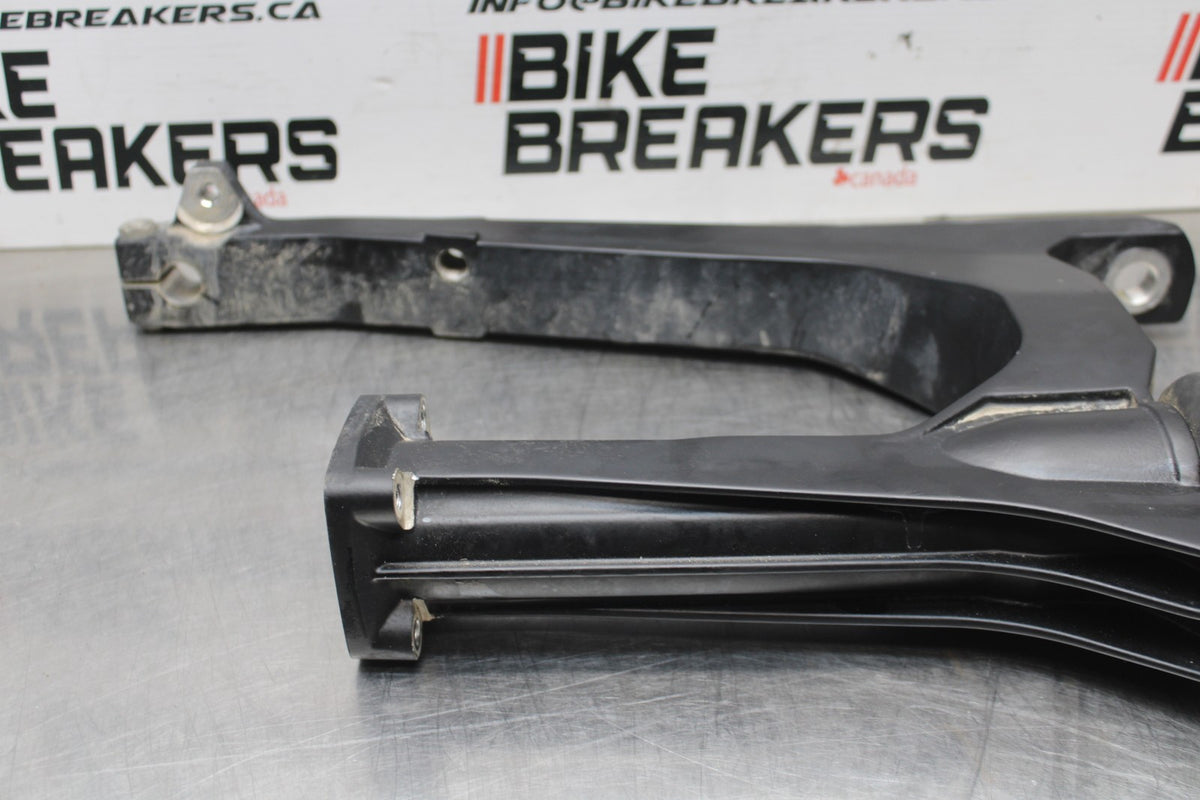 19 MOTO GUZZI V7 III REAR SWINGARM BACK SUSPENSION SWING ARM BB831