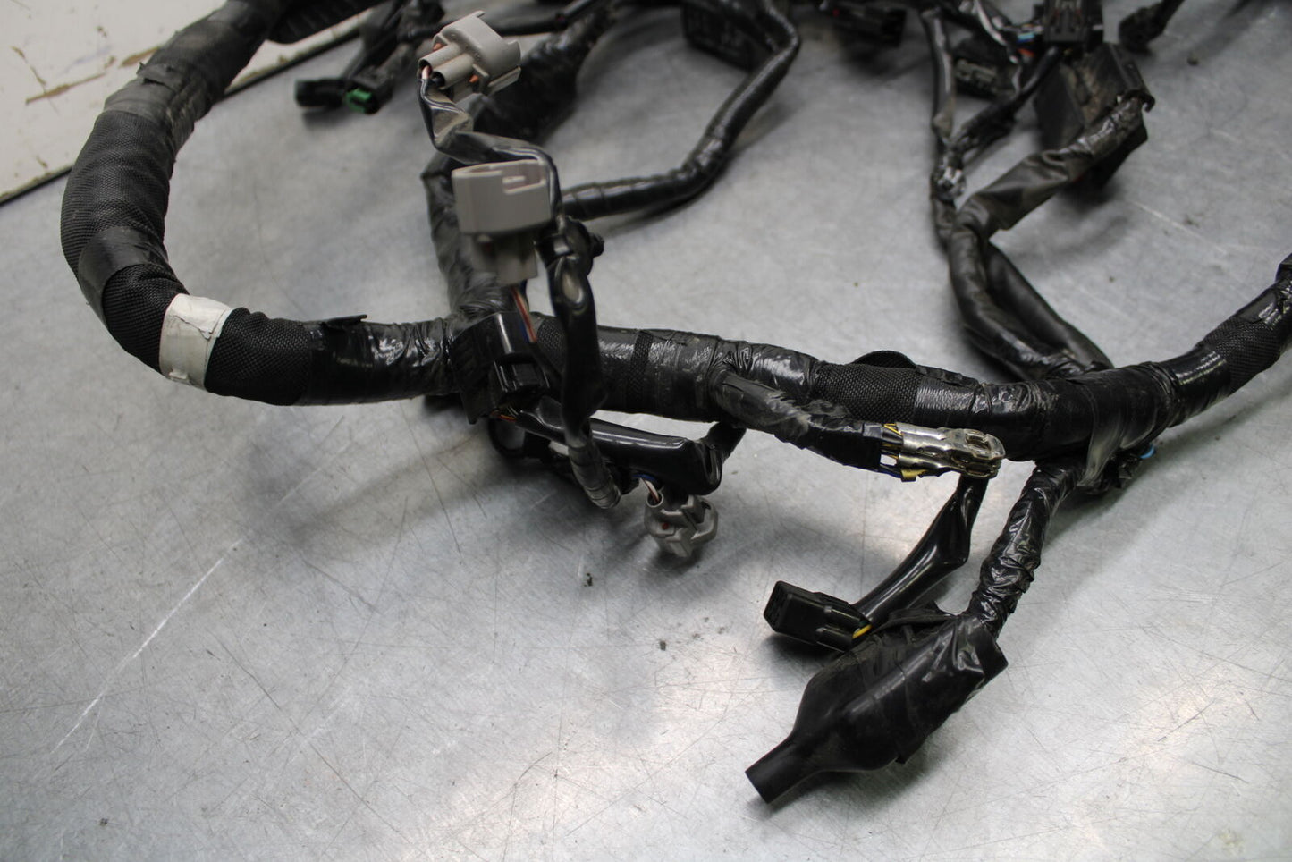 16 KAWASAKI NINJA ZX10R MAIN ENGINE WIRING HARNESS 26031-2117  BB650