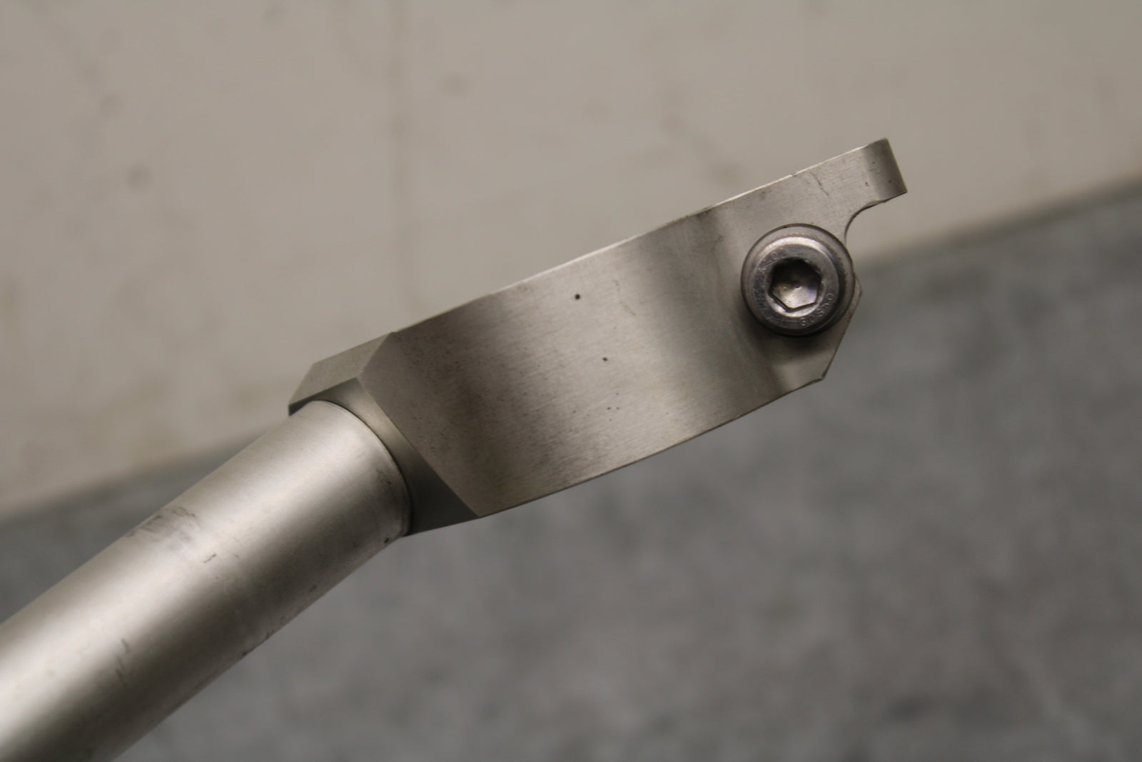 00-01 YAMAHA YZF R1 LEFT CLIP ON HANDLEBAR BB755
