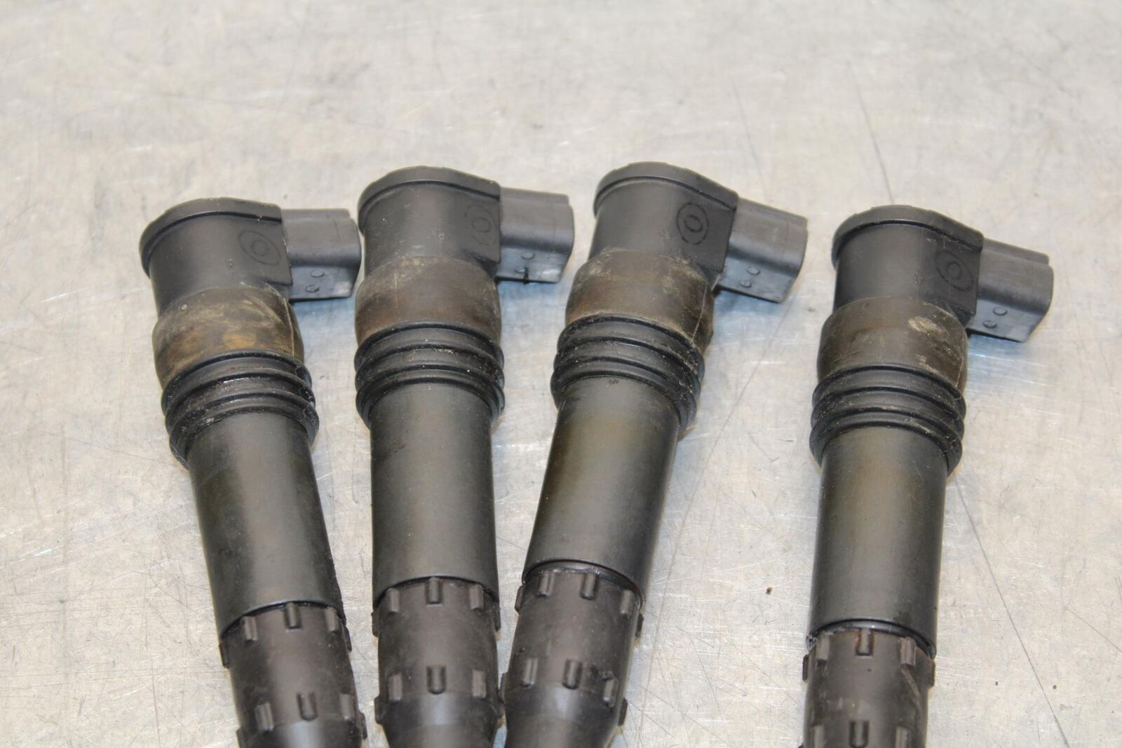 2001 Suzuki GSXR750 IGNITION COILS SPARK PLUG  33410-35F00 33410-35F10   BB553