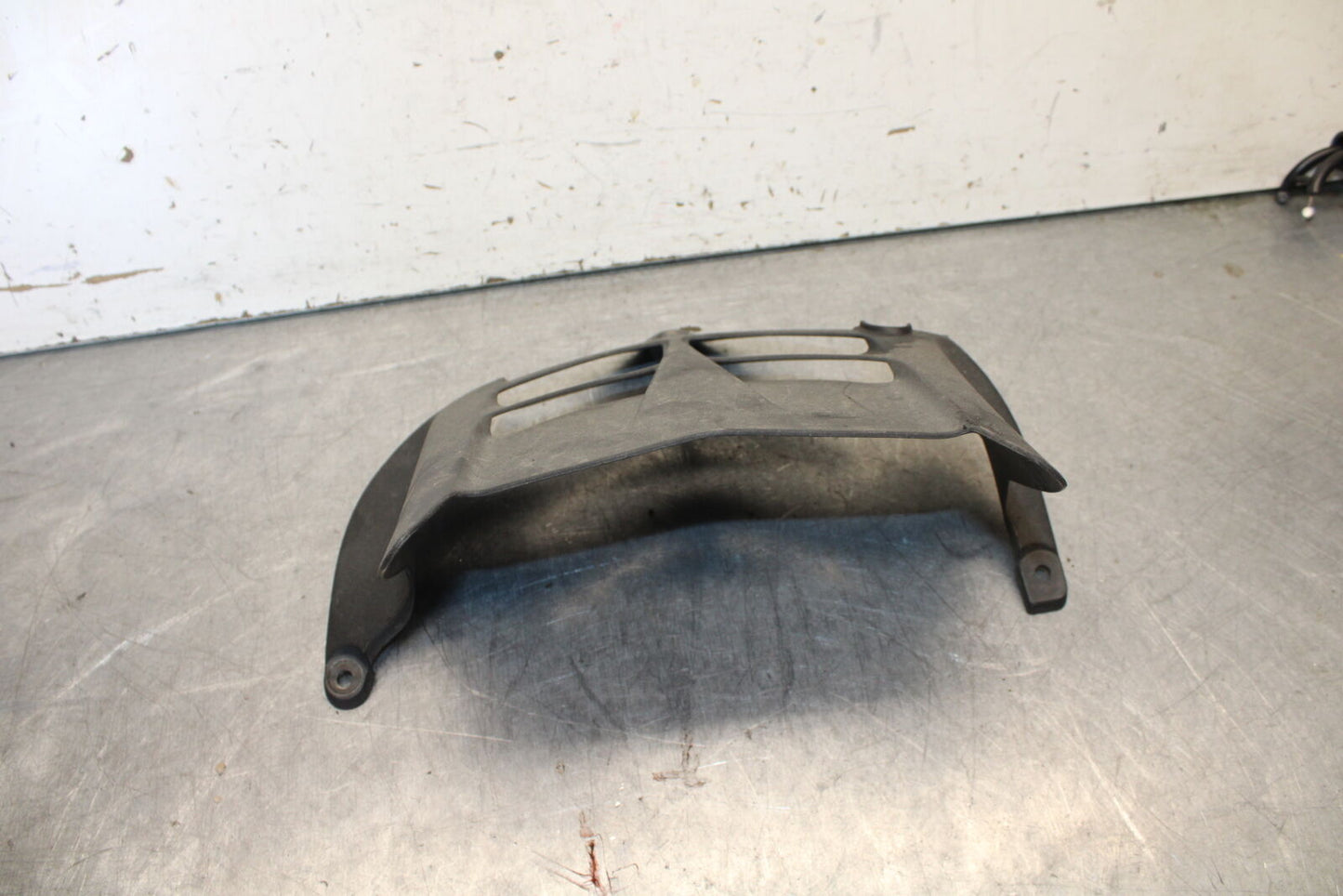 09-12 KAWASAKI NINJA ZX6R ZX600R REAR BACK WHEEL TIRE HUGGER 35023-0171 BB656