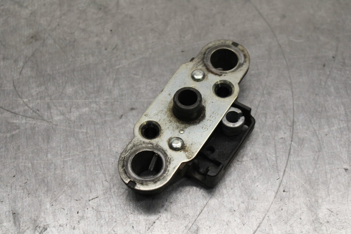 12-13 KAWASAKI Z1000 REAR PASSENGER SEAT LATCH LOCK ASSEMBLY BB743