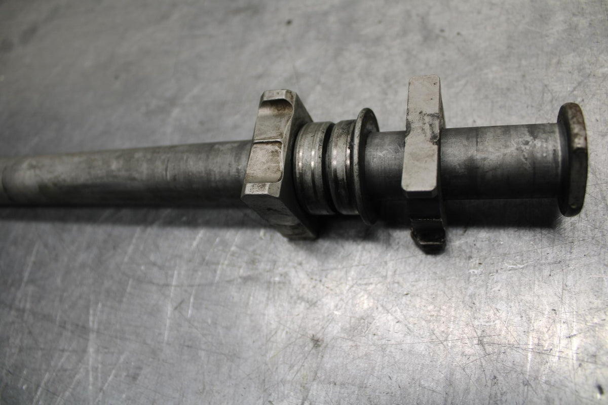 06-07 HONDA CBR1000RR REAR AXLE WHEEL RIM PIVOT BOLT AXEL 42301-MEL-000 BB99