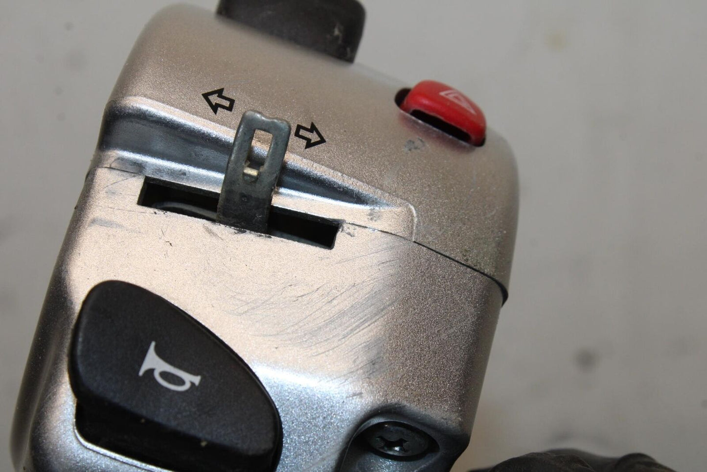 2013 Suzuki Boulevard C50T LEFT CLIP ON HANDLE HORN SIGNALS SWITCH  BB625