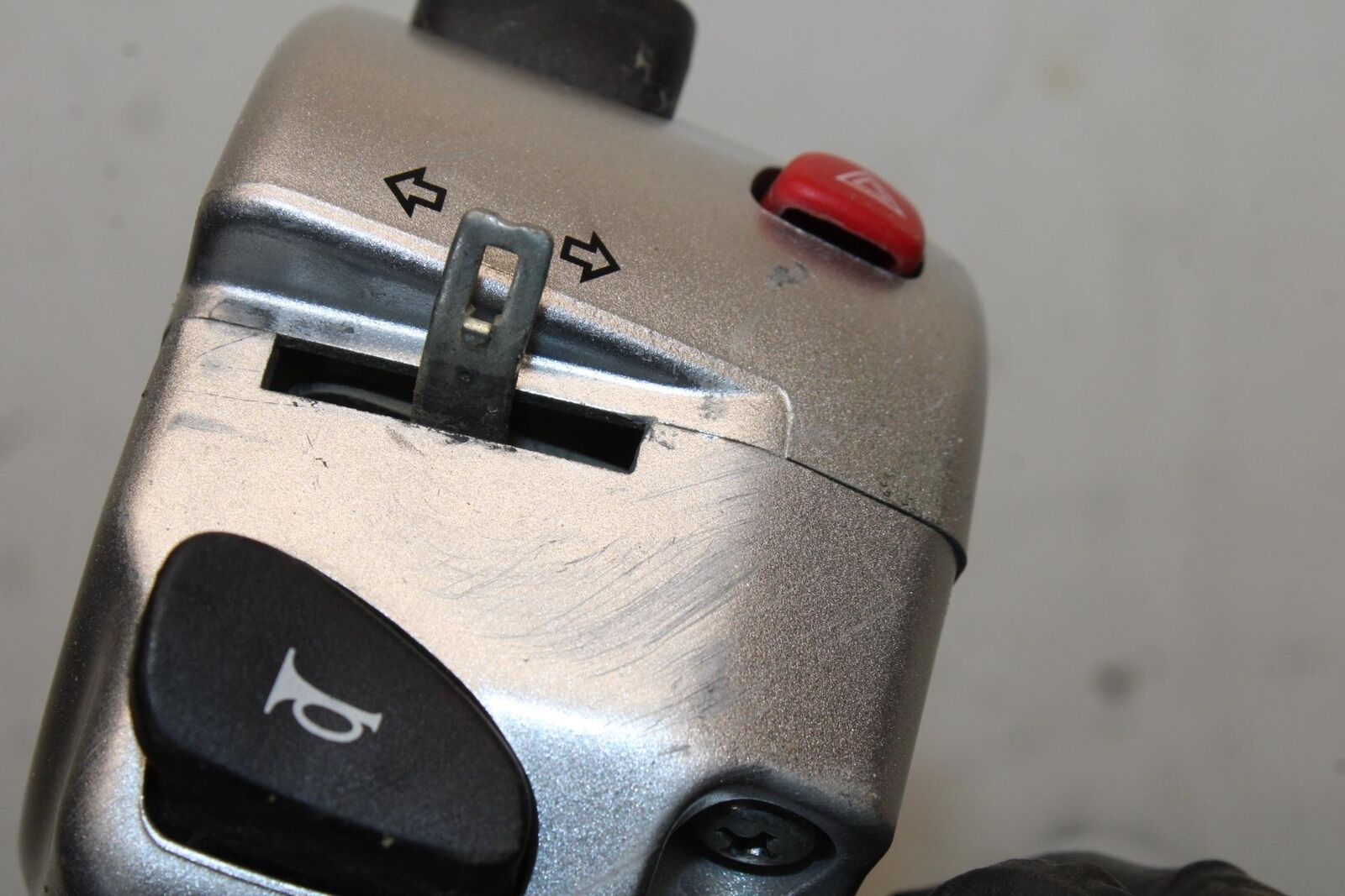 2013 Suzuki Boulevard C50T LEFT CLIP ON HANDLE HORN SIGNALS SWITCH  BB625