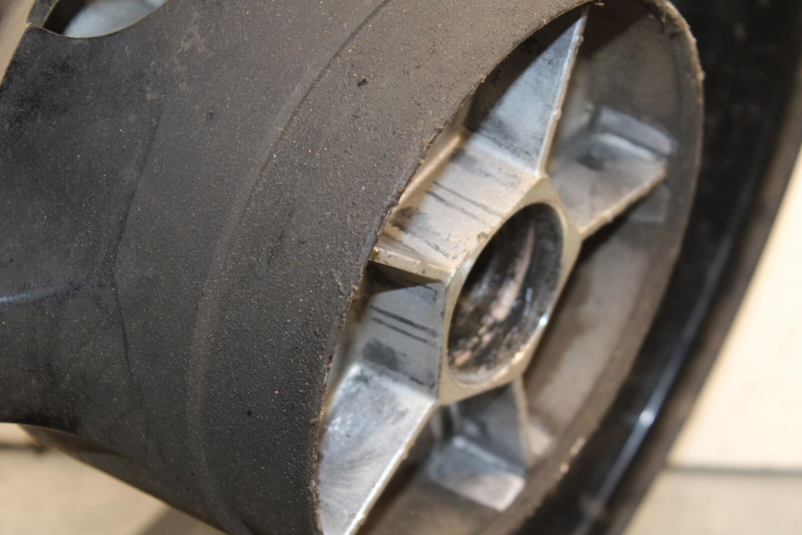 06-07 SUZUKI GSXR750 REAR WHEEL BACK RIM BB670