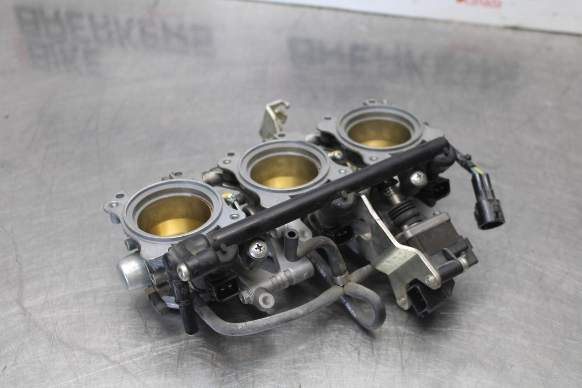 12 TRIUMPH STREET TRIPLE R MAIN FUEL INJECTORS / THROTTLE BODIES BB914
