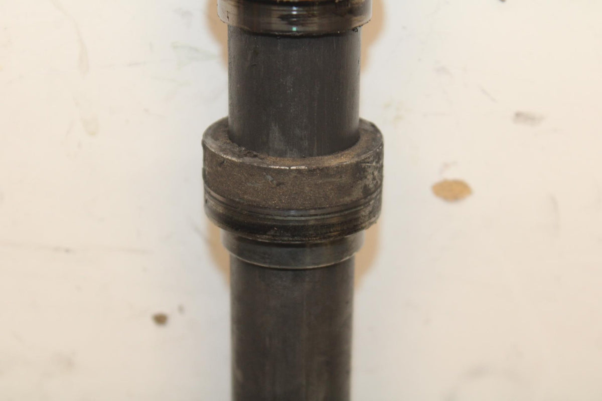 1999 Suzuki GSXR600 REAR AXLE BACK WHEEL RIM PIVOT BOLT AXEL 64711-33E30 BB608