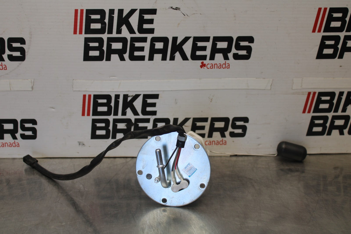 23-26 KAWASAKI NINJA ZX4RR FUEL PUMP GAS PETROL SENDER UNIT BB898