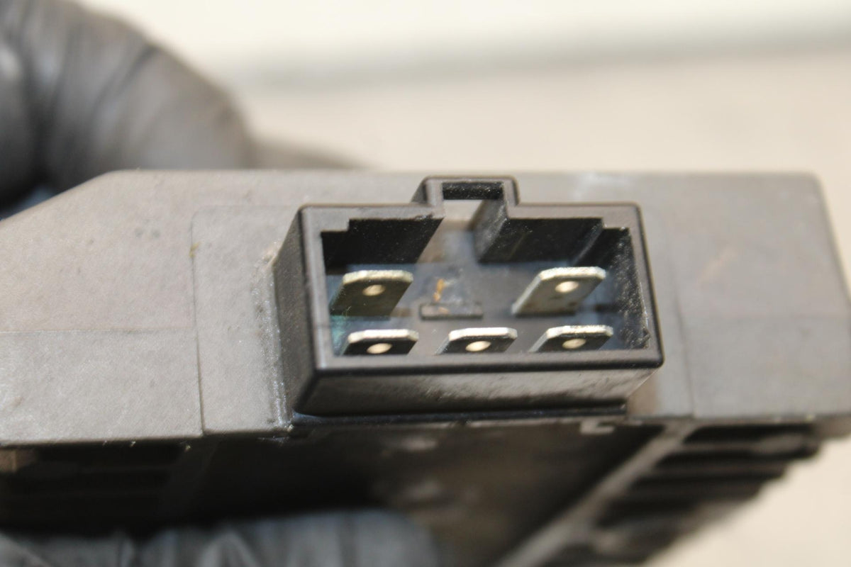05 YAMAHA YZF R6S RECTIFIER VOLTAGE REGULATOR BB95