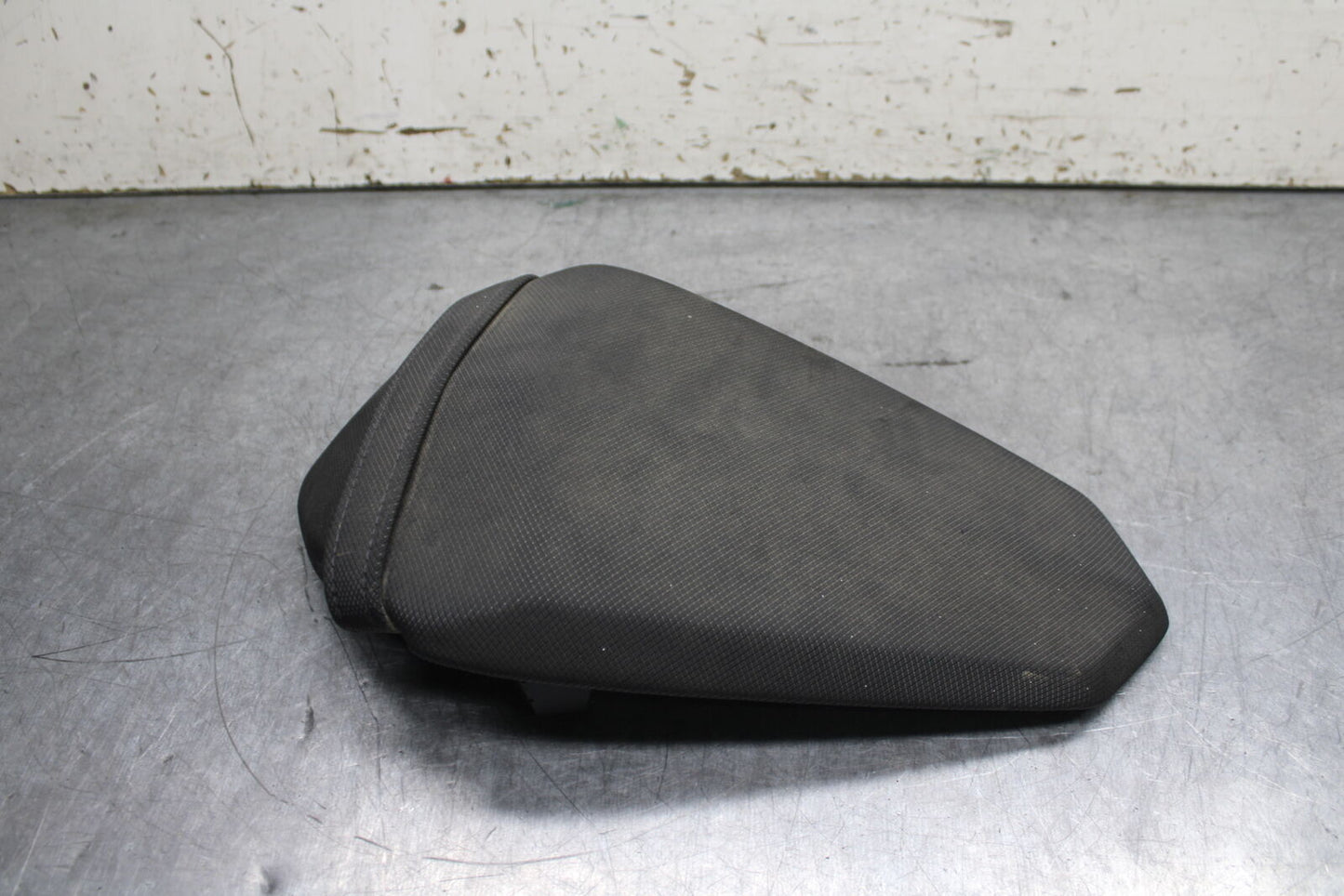 18-23 KAWASAKI NINJA 400 EX400 ABS REAR BACK PASSENGER SEAT PAD SADDLE  BB747