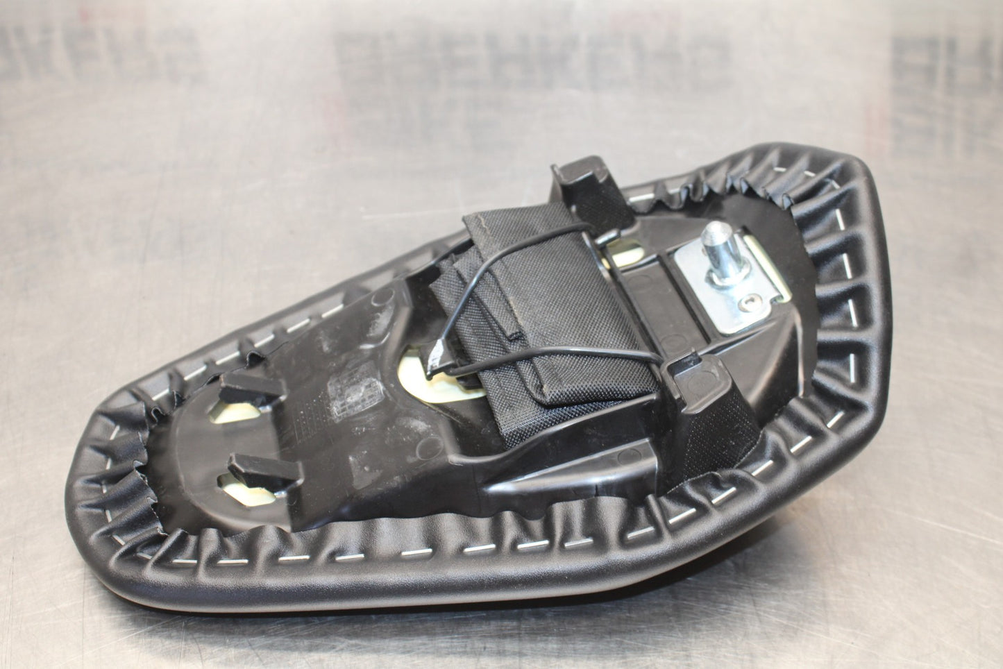 24-25 KAWASAKI NINJA ZX4R REAR PASSENGER TANDEM SEAT PAD SADDLE PILLION BB610