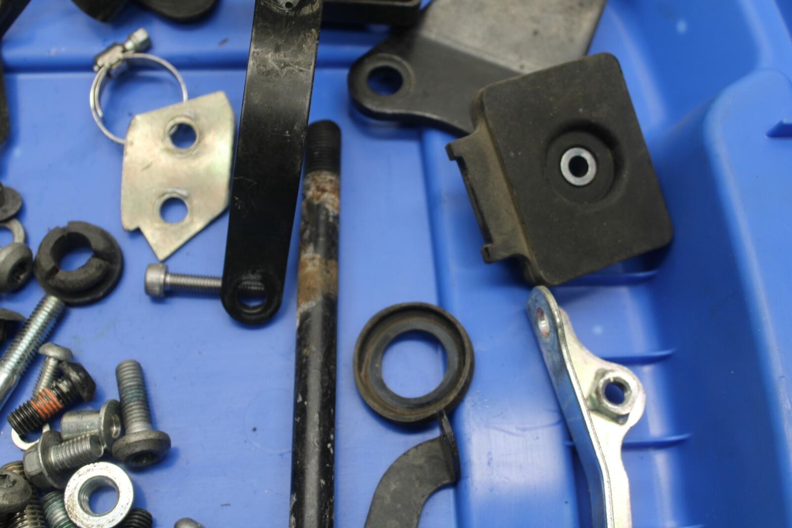 2007 Yamaha V Star 1300 XVS1300A MISCELLANEOUS BOLTS FASTENERS HARWARE BB78