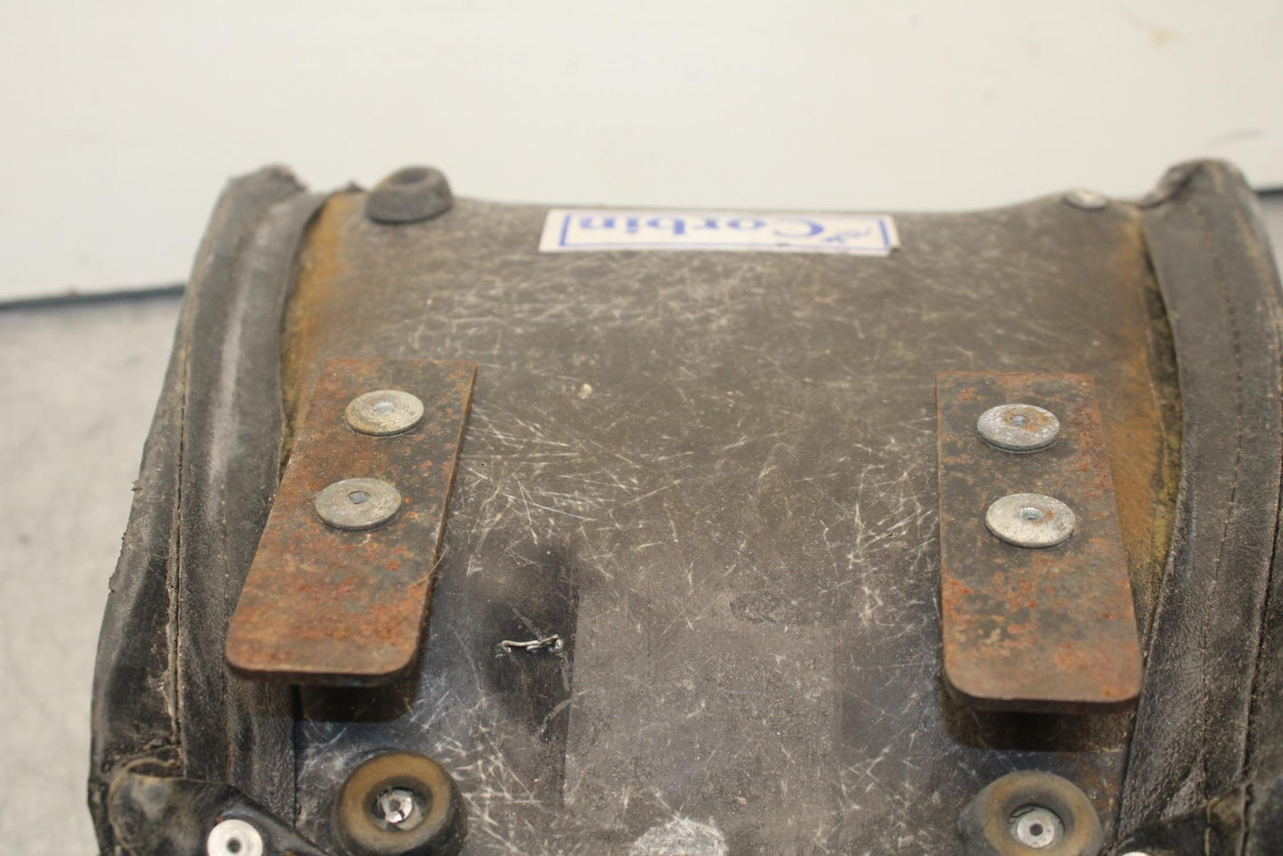 1988 Yamaha FZ600 FRONT DRIVERS SEAT PAD SADDLE BB601