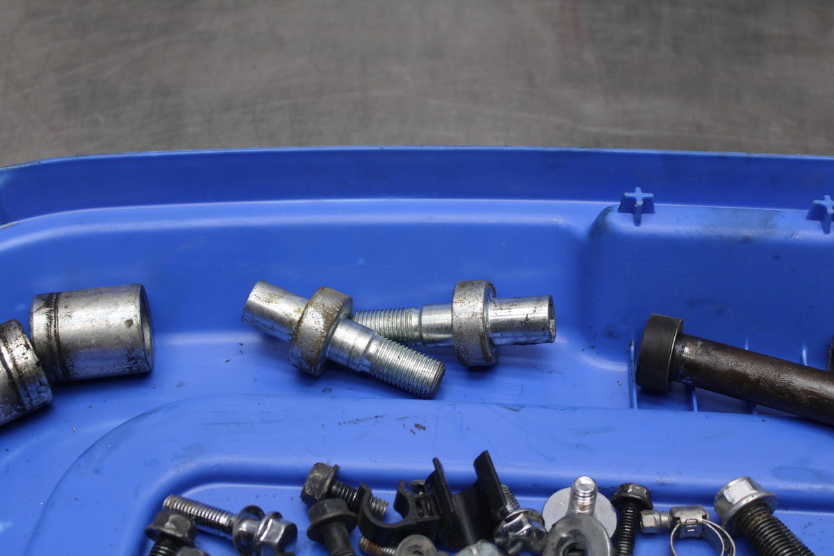 07 HONDA VTX1300R BOLTS HARDWARE MOTOR SCREWS BB825