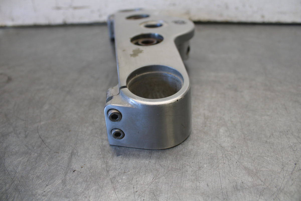 05-06 YAMAHA ROYAL STAR FORKS UPPER TRIPLE TREE CLAMP BB697