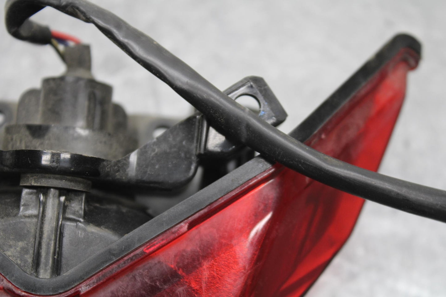 15-16 KAWASAKI EX300 REAR TAIL TAILLIGHT BACK BRAKE LIGHT BB635