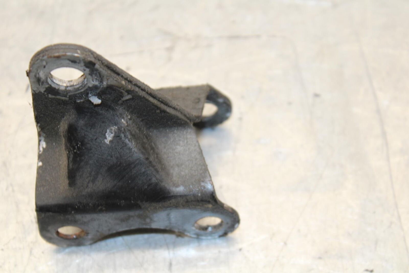 1979 Yamaha XS1100 ENGINE MOUNT MOTOR BRACKET BB572