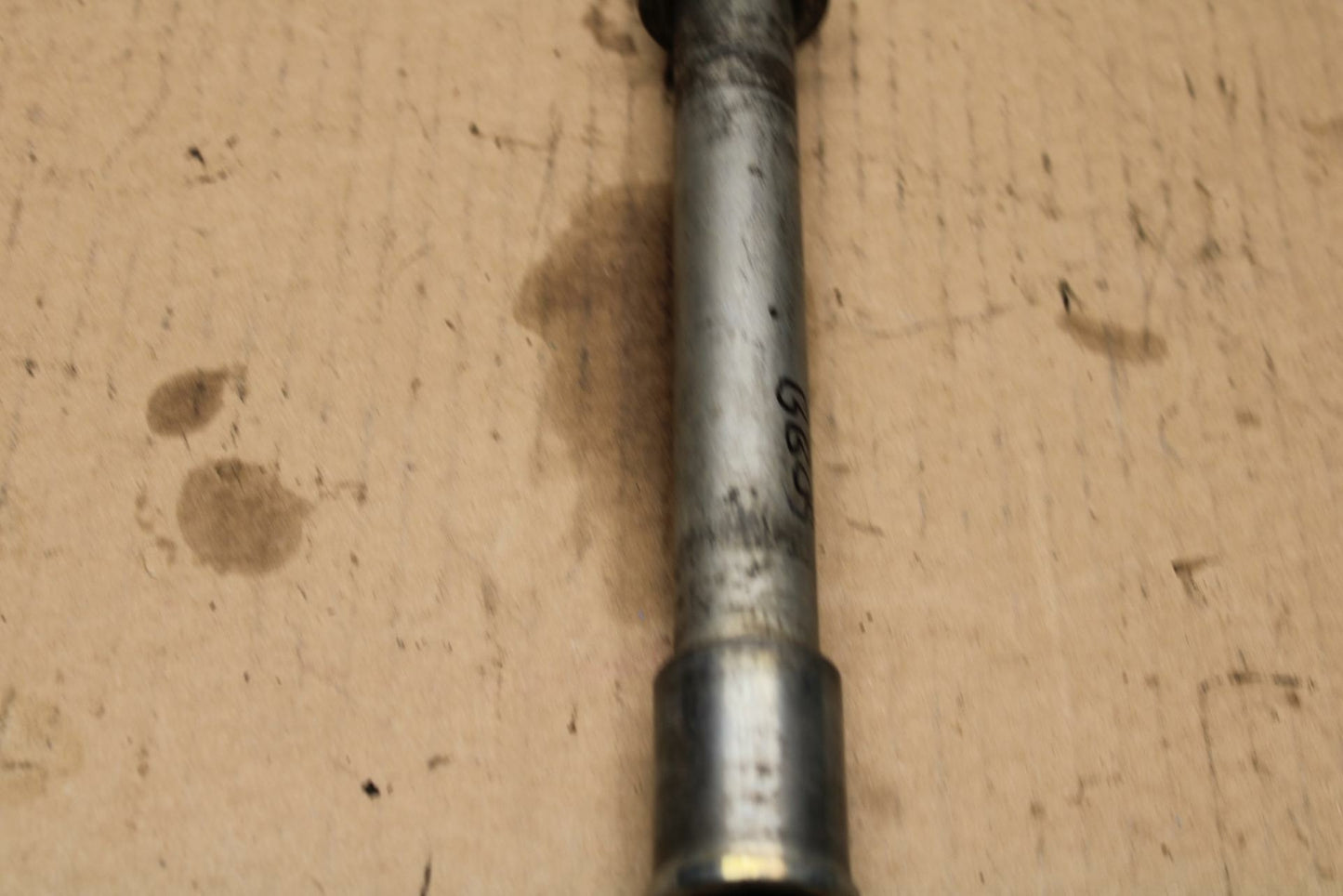 96-03 KAWASAKI NINJA ZX9R FRONT WHEEL RIM AXLE PIVOT BOLT BB01