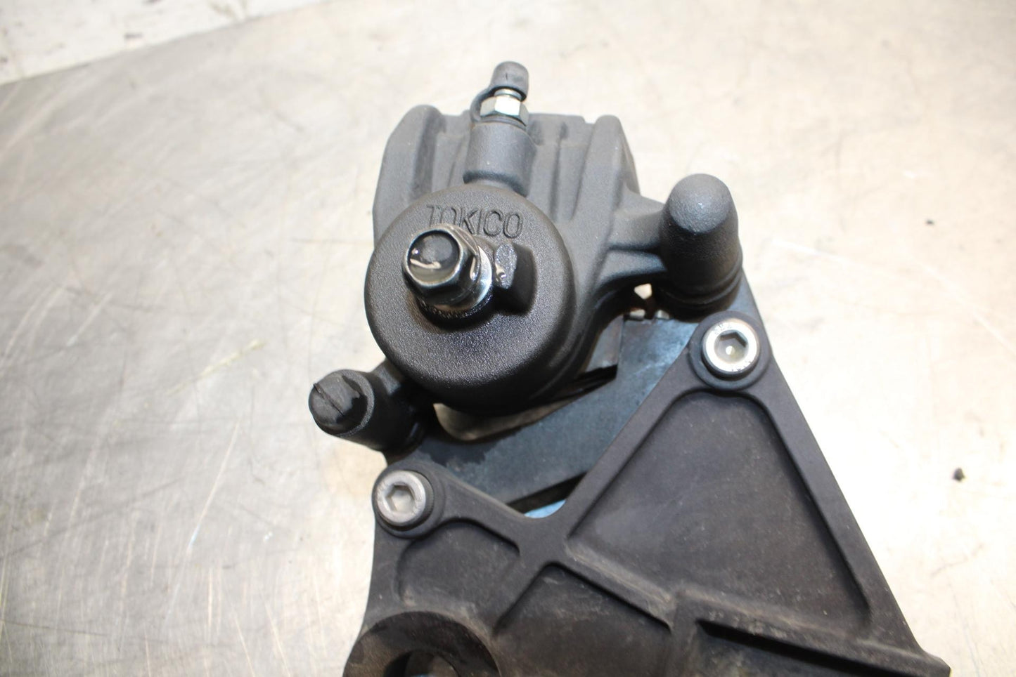 11 KAWASAKI NINJA 650 ER EX 650 REAR BACK BRAKE CALIPER W MOUNT BRACKET BB503