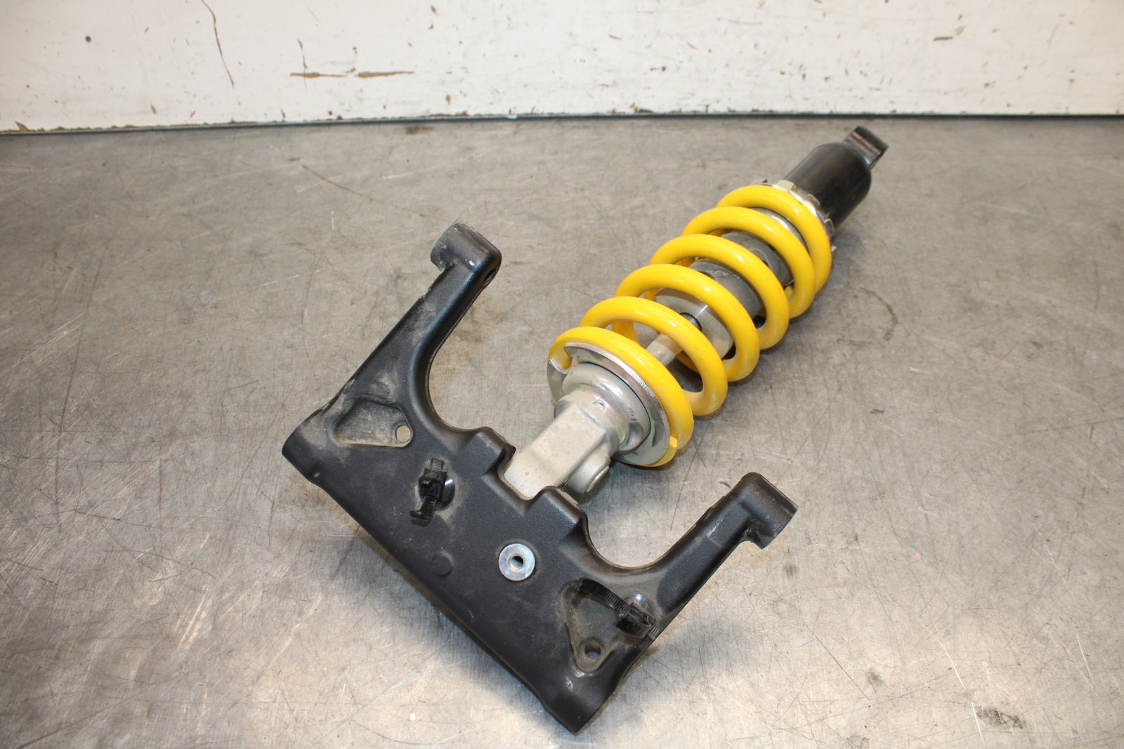 22-24 YAMAHA XSR900 REAR BACK SHOCK ABSORBER SUSPENSION BB683
