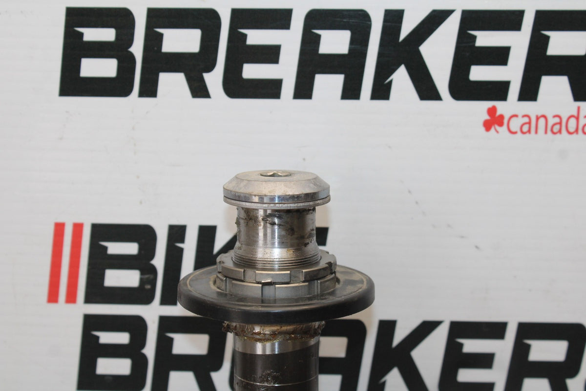 09 KAWASAKI CONCOURS 14 ZG1400B FRONT FORKS CLAMP LOWER TRIPLE TREE STEM BB875